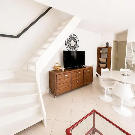 펜션 Air-conditioned With Swimming Pool And Terrace Porte Du Village Naturiste